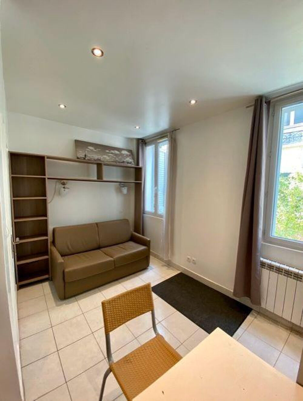 Location Appartement Studio disponible Paris 11