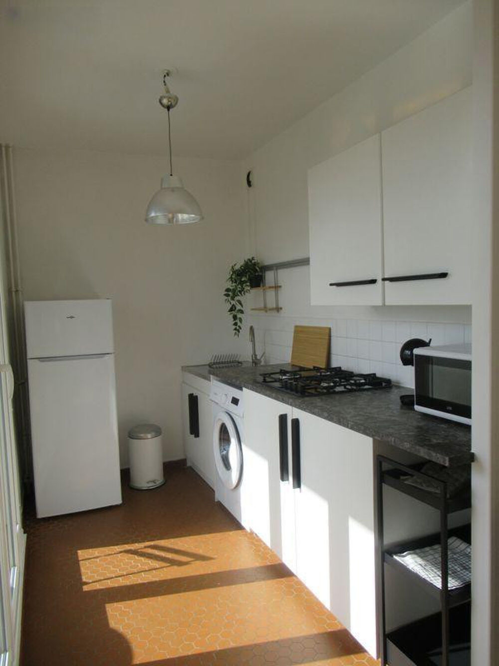 Location Appartement Beau studio 34.5m² Villeboeuf vaste balcon Saint-Étienne