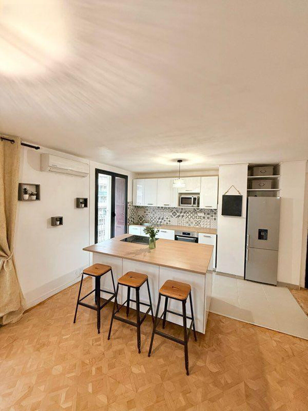 Location Appartement Bel appartement T3 73m²  La Joliette Marseille 2