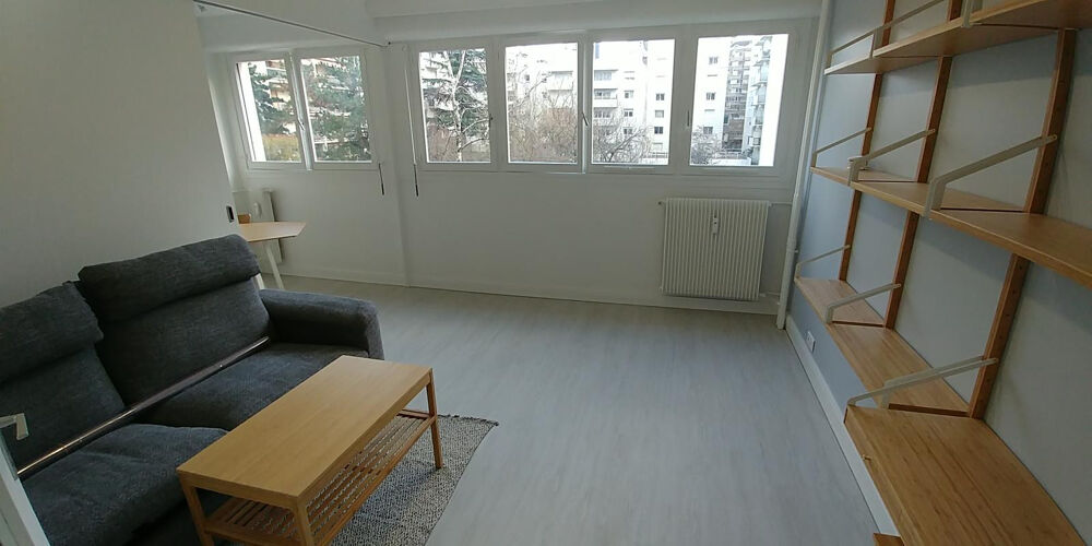 Location Appartement Beau studio meublé 30 m2 Paris 15e métro Vaugirard Paris 15