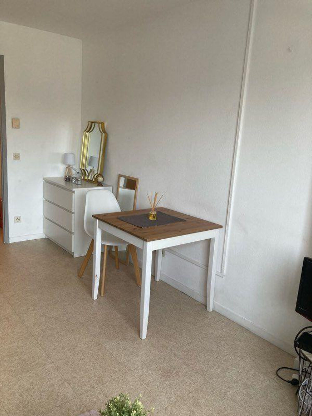 Location Appartement Loue studio meublé 19m2 Nantes centre Nantes