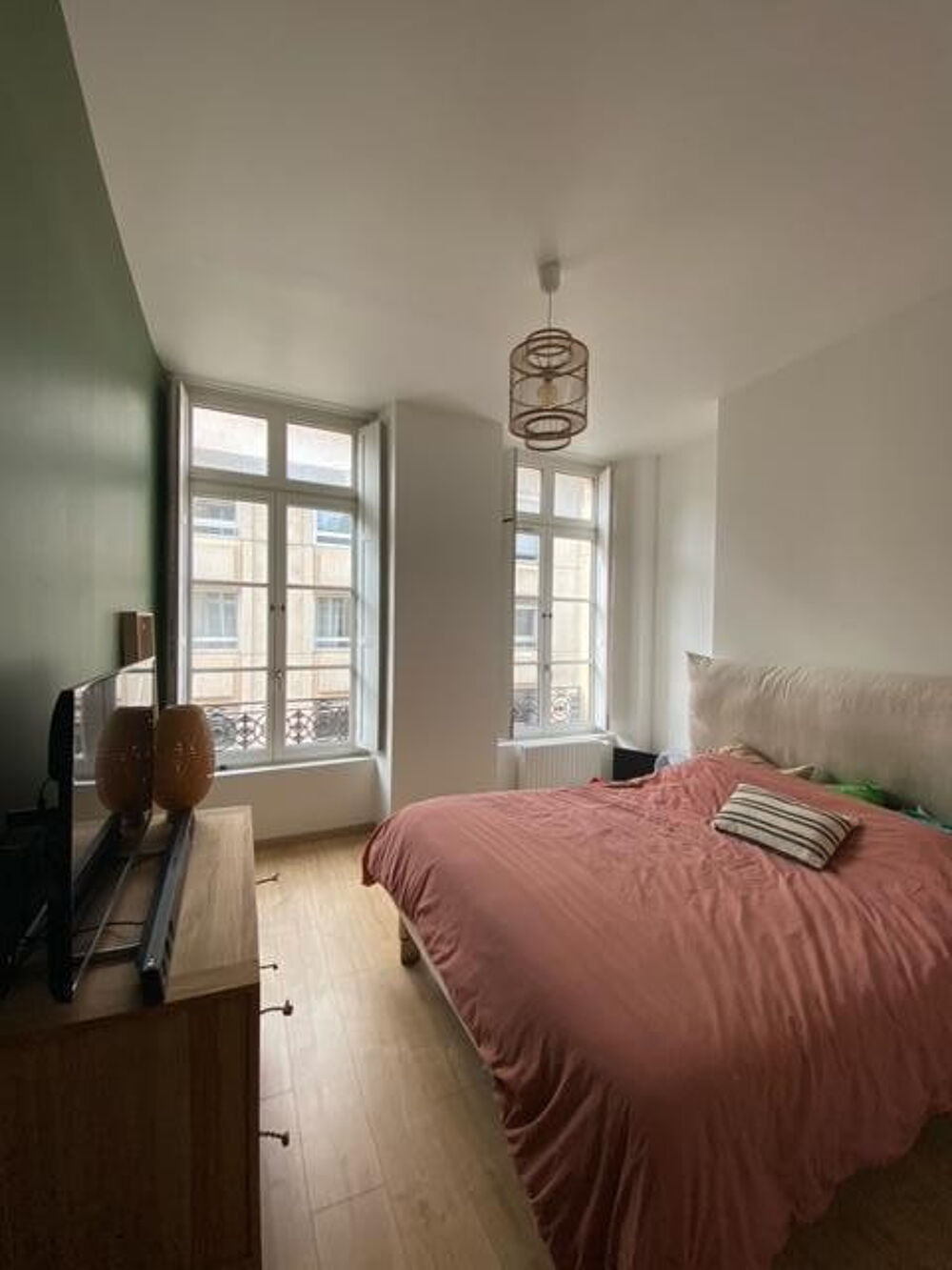 Location Appartement TOURNY : Balcon et 2 places de Parking Bordeaux