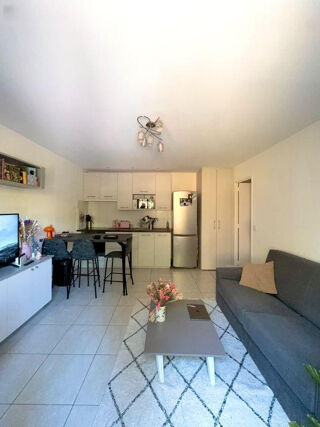  Appartement à louer 2 pièces 37 m²