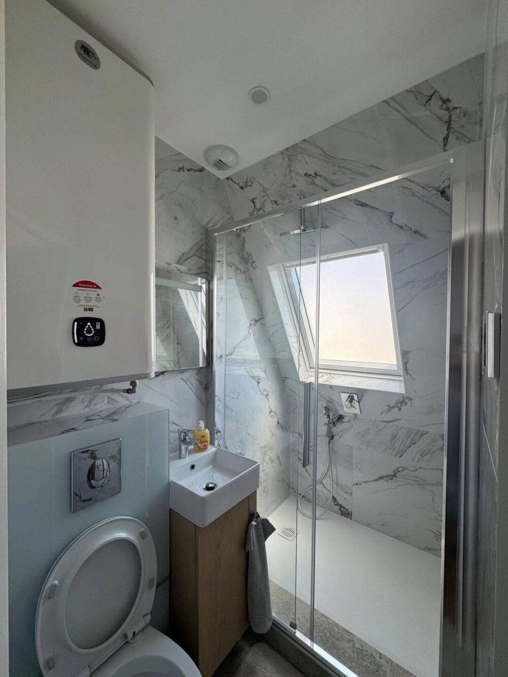 Location Appartement Beau studio cosy 18m² Place Victor Hugo Paris 16