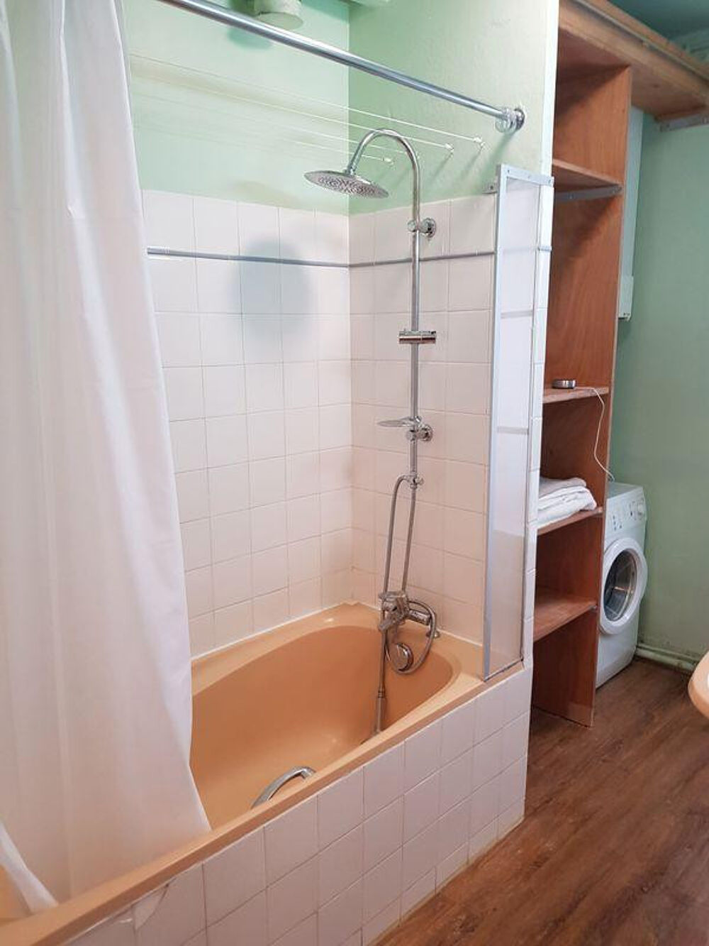 Location Appartement Charmant 2 pièces de 42m2 dans le quartier Village Paris 18