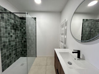  Appartement à louer 3 pièces 80 m²