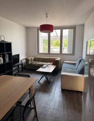  Appartement à louer 3 pièces 65 m²