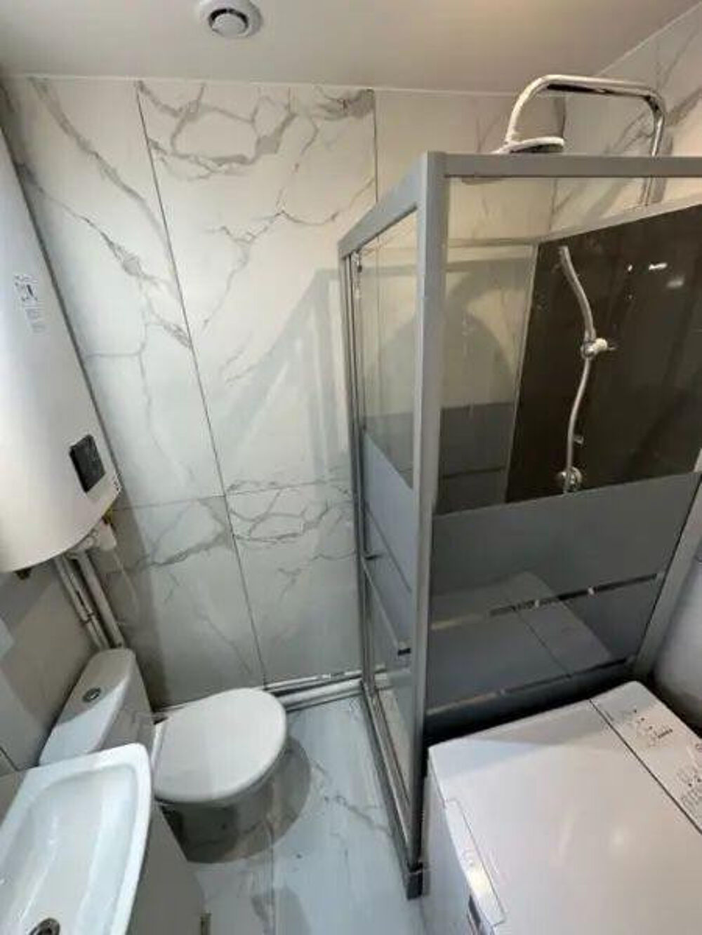Location Appartement Studio refait à neuf Paris 18