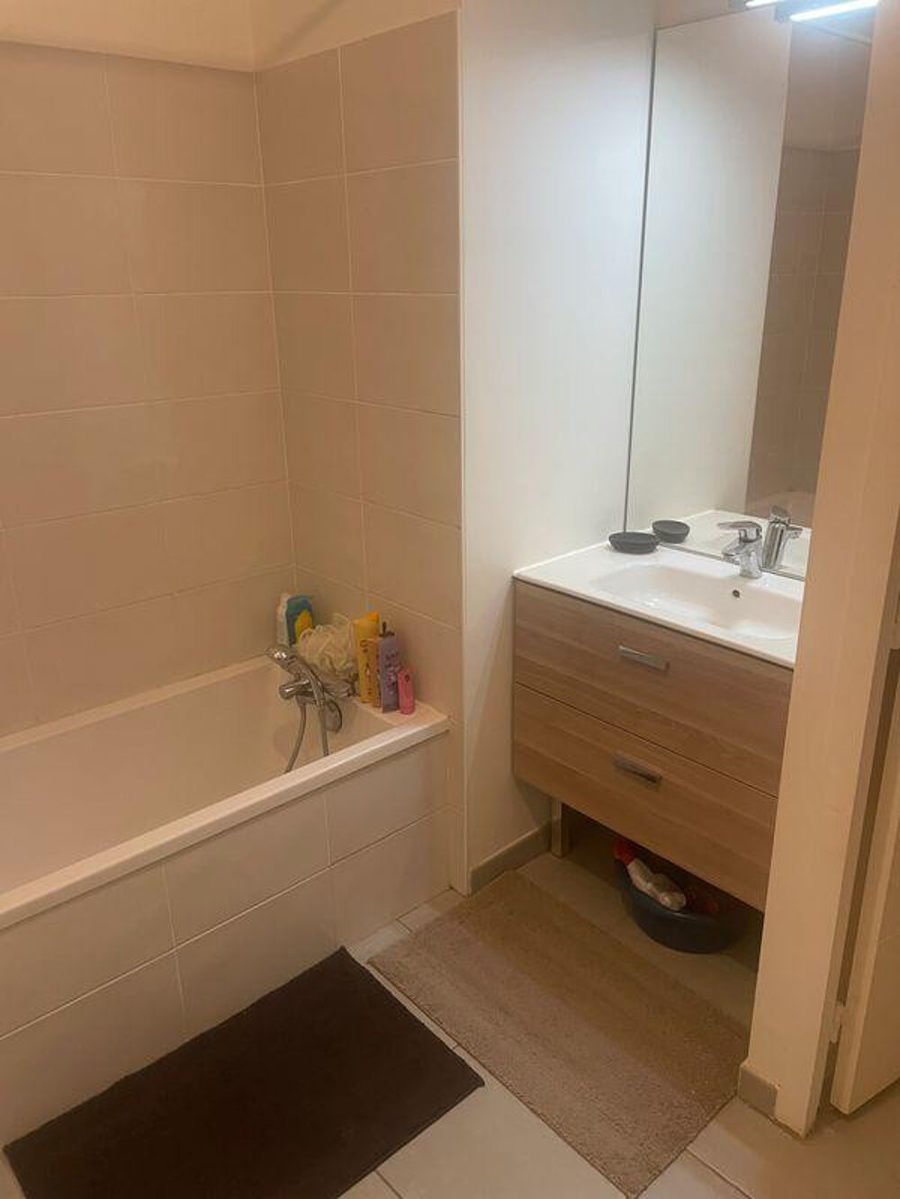 Location Appartement Chambre 12m² chez l'habitant dans appart 70m² Villeurbanne