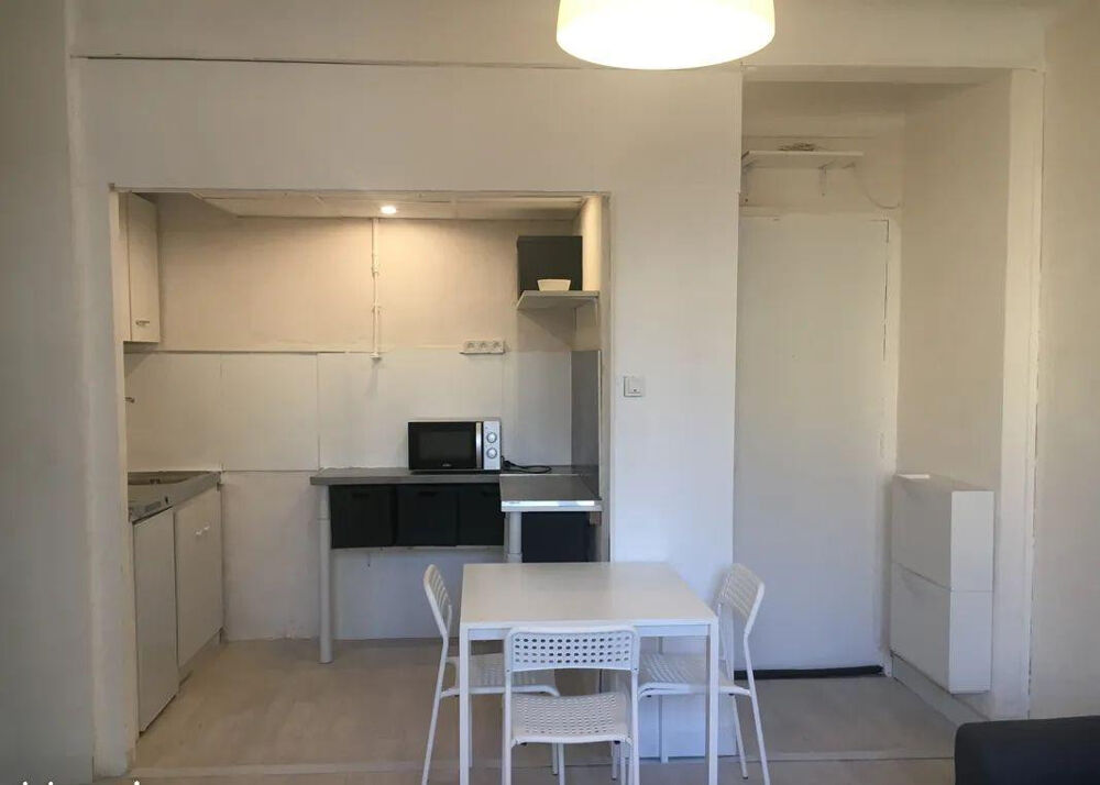 Location Appartement Beau 2P entièrement rénové meublé 33m2 à Blancarde Marseille 4