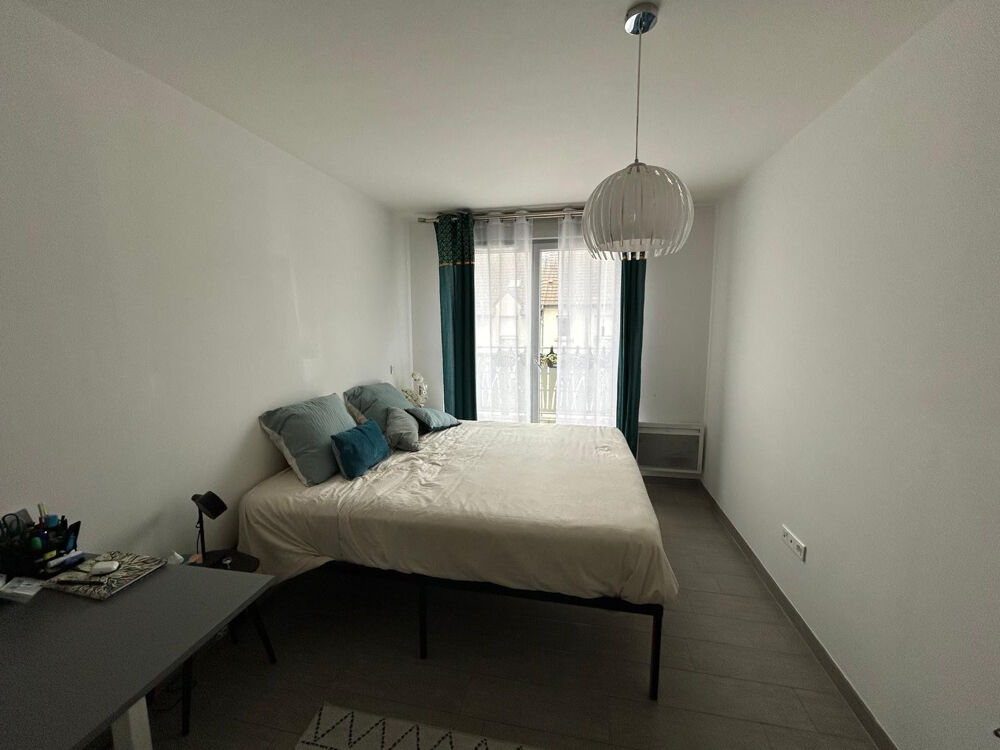 Location Appartement F2 meublé 56 m² – balcon filant, parking, RER  B Villepinte