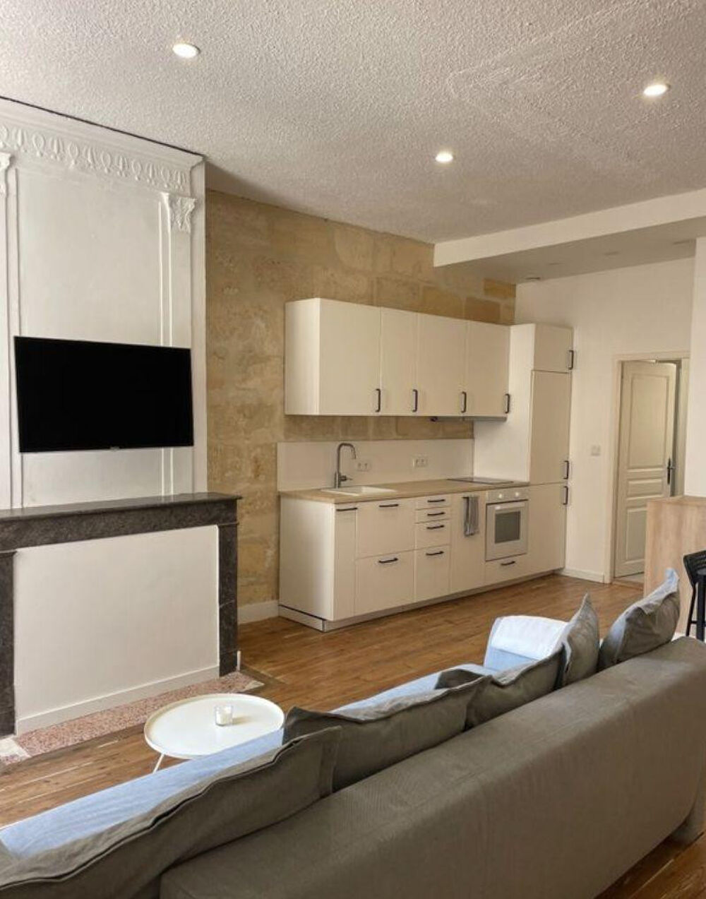 Location Appartement Loue superbe appartement refait à neuf très calme Bordeaux