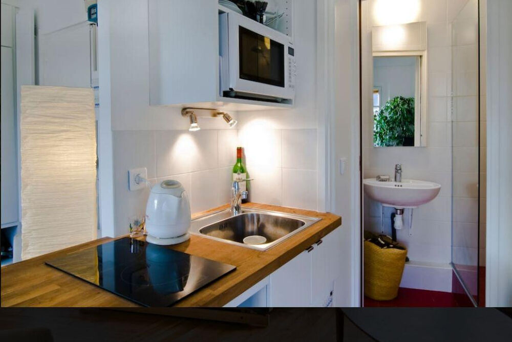 Location Appartement Studio Double Expo S-E Dernier Etg. avec Ascenseur Paris 20