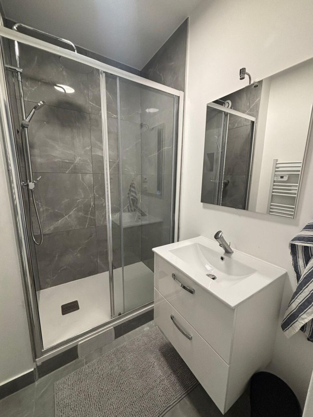 Location Appartement Colocation féminine a Évry ? Évry-courcouronnes