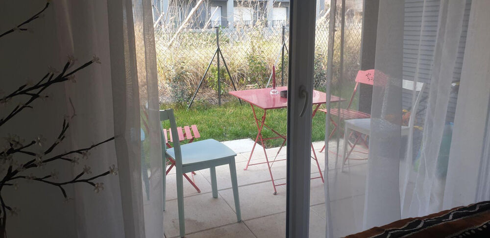 Location Appartement Appart calme isolé de la rue  sur jardin interieur Lyon 8