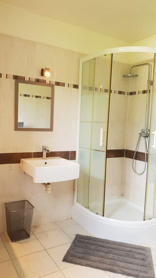  Maison à louer 5 pièces 150 m²