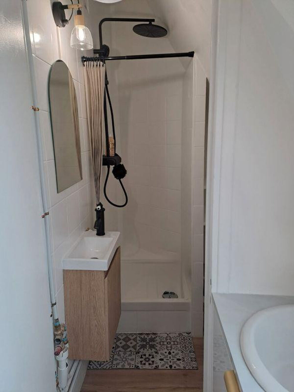 Location Appartement Studette meublé totalement rénové Montmartre Paris 9