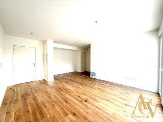  Appartement � vendre 3 pi�ces  Cogolin