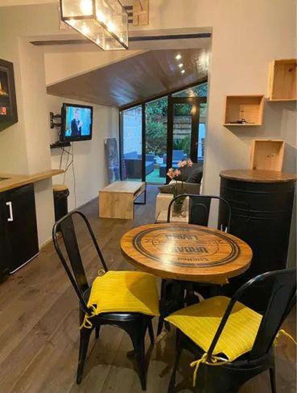 Location Appartement Magnifique 2P sur cour rénové et meublé à Bordeaux Bordeaux