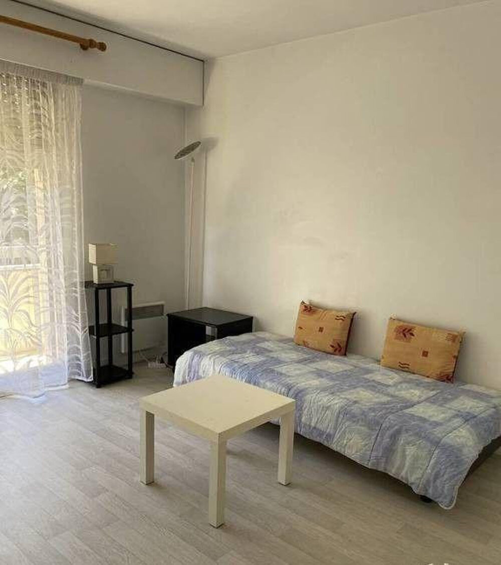 Location Appartement Beau studio meublé 24m² Clamart
