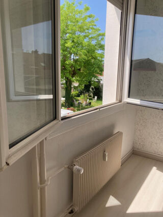  Appartement à louer 3 pièces 60 m²