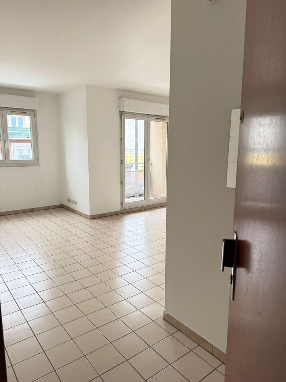 Location Appartement Superbe studio ensoleillé proche commodités Bobigny