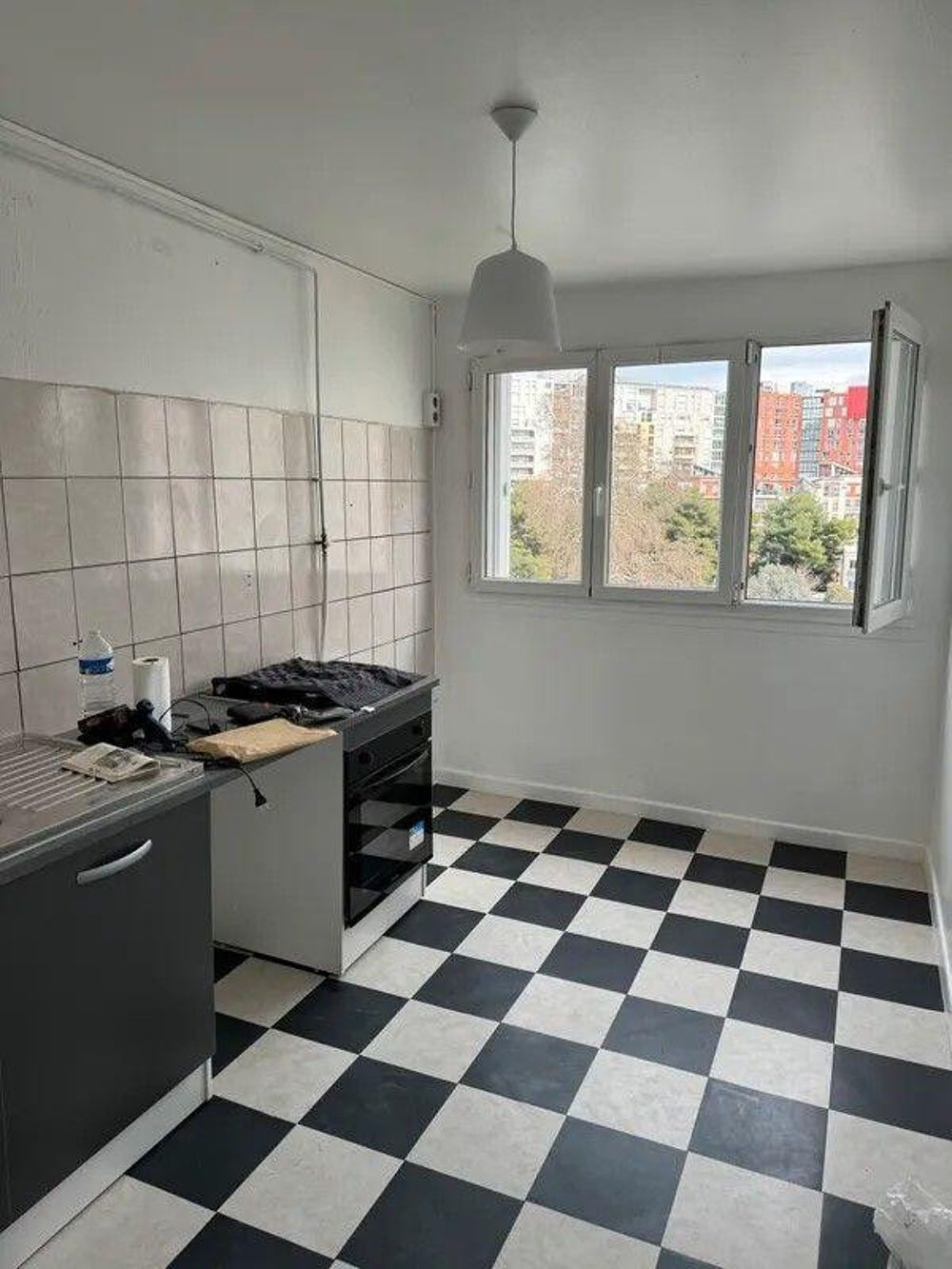 Location Appartement Loue 5P 92m² refait à neuf Le mail Marseille 14