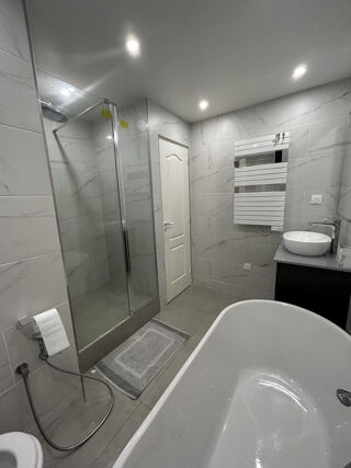  Appartement à louer 3 pièces 65 m²