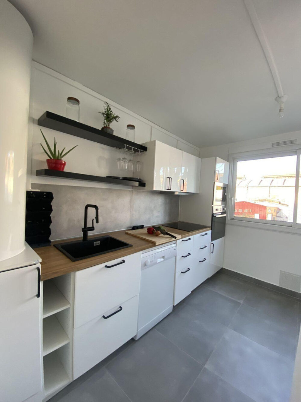 Location Appartement T3 lumineux-meublé 73 m²-Rénové-Balcon, 1 500€ CC. Aubervilliers