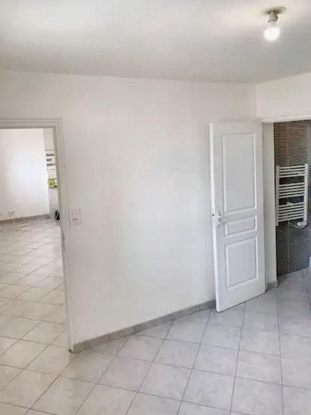 Location Appartement Charmant T2 rénové avec cuisine ouverte Villers-saint-paul
