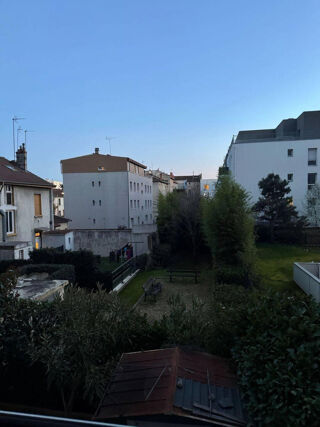  Appartement à louer 3 pièces 83 m²