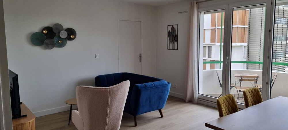 Location Appartement Chambre disponible dans colocation meublée Villeurbanne