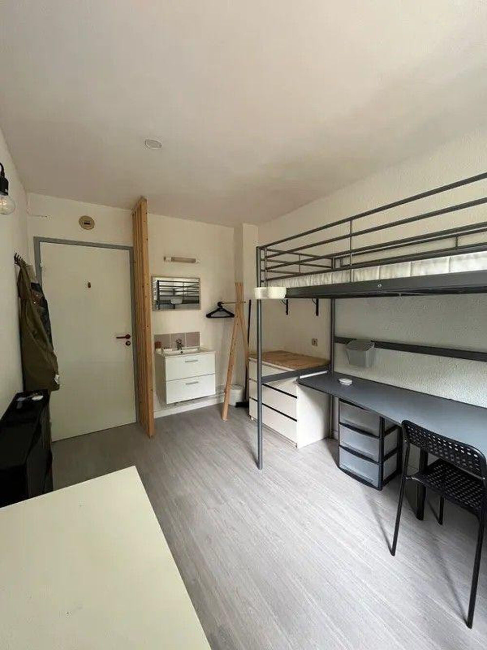 Chambre étudiante dans résidence étudiante