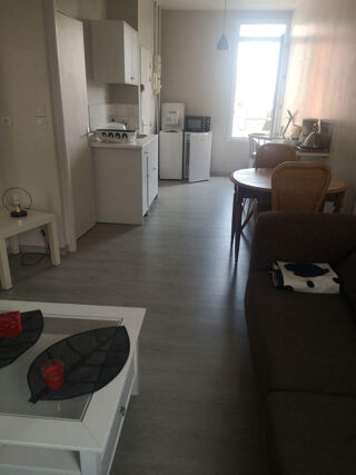  Appartement à louer 3 pièces 34 m²