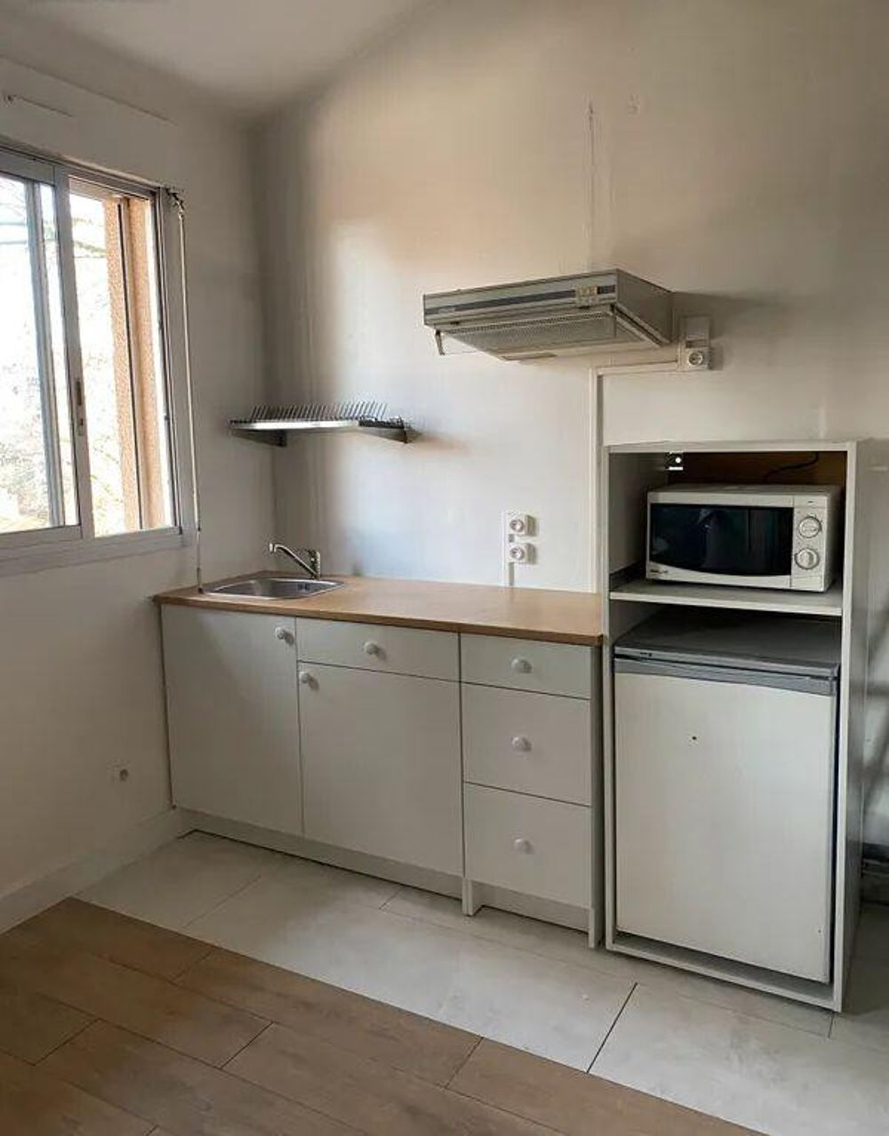 Location Appartement Loue Studio meublé 19m² mezzanine St-Michel/Busca Toulouse