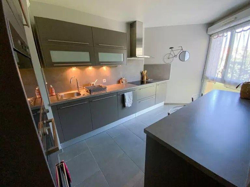 Location Appartement 1 chambre dispo dans coloc 68m² avec loggia 8m² Marseille 9