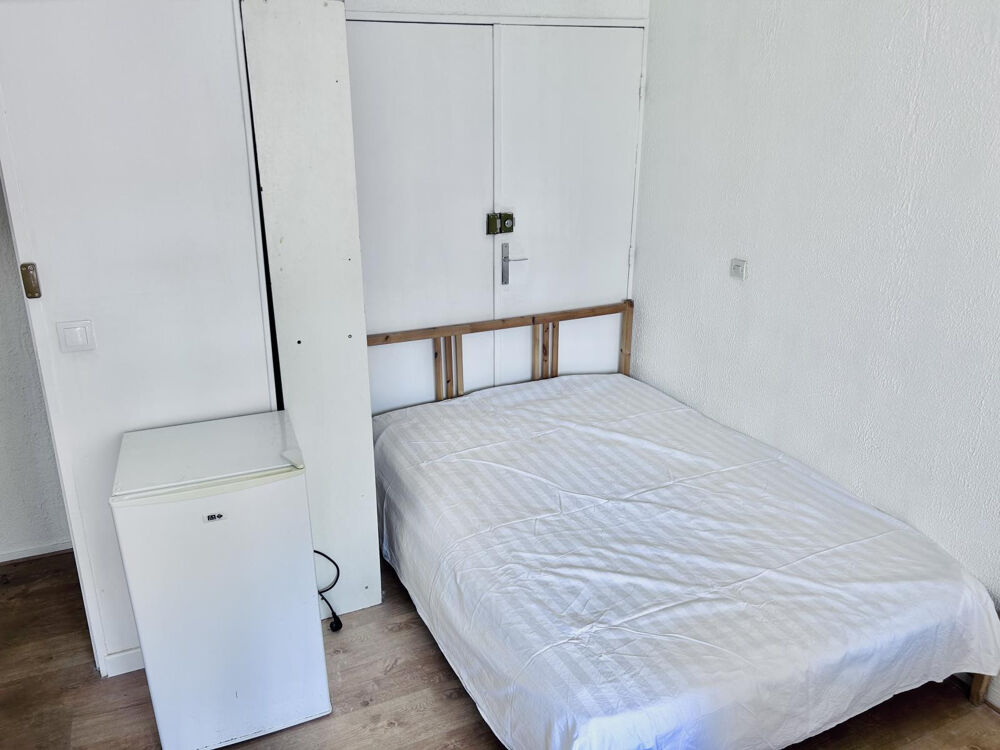 Location Appartement Demi-studio meublé salle de bain et WC privatifs Créteil