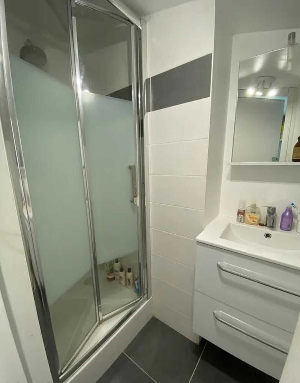 Location Appartement Beau studio meublé rénové 15m² centre Bordeaux Bordeaux