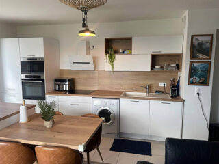  Appartement à louer 4 pièces 81 m²