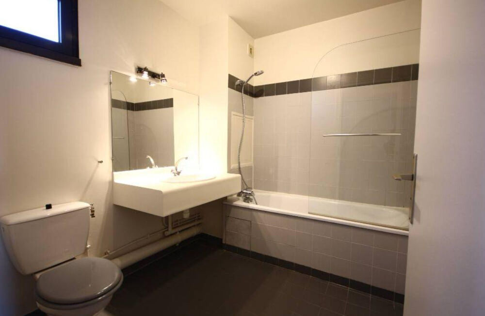 Location Appartement Appartement 3 pièces 76 m2 Paris 15