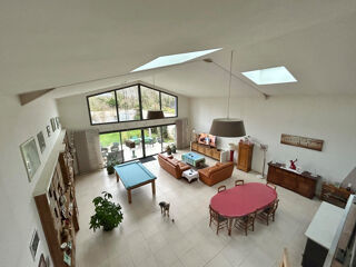  Maison  vendre 6 pices 315 m