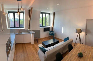  Appartement à louer 1 pièce 105 m²