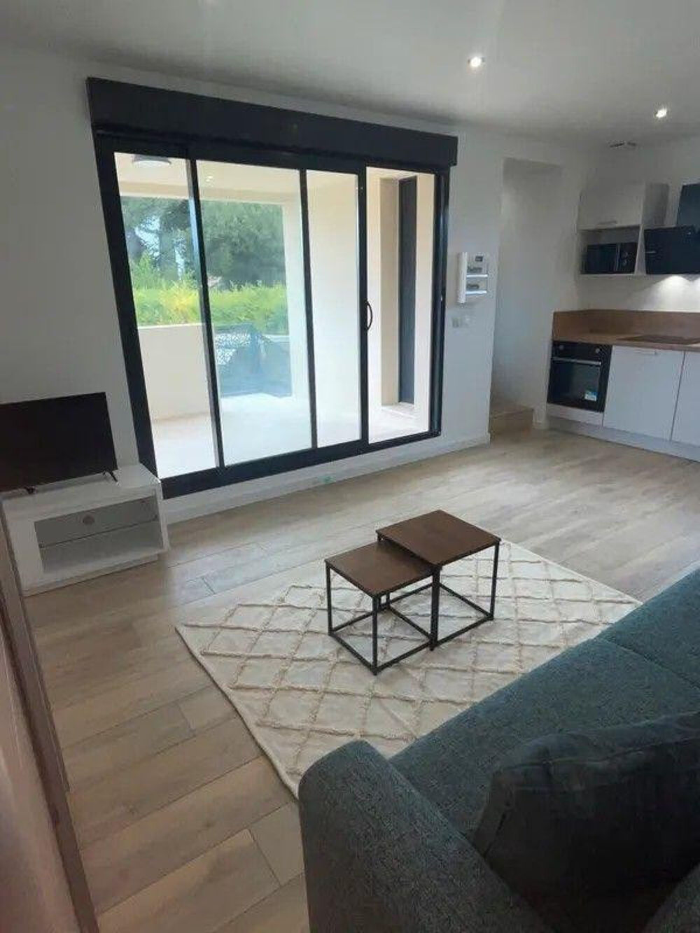 Location Appartement Studio neuf climatisé avec terrasse meublé 27m² Aix-en-provence