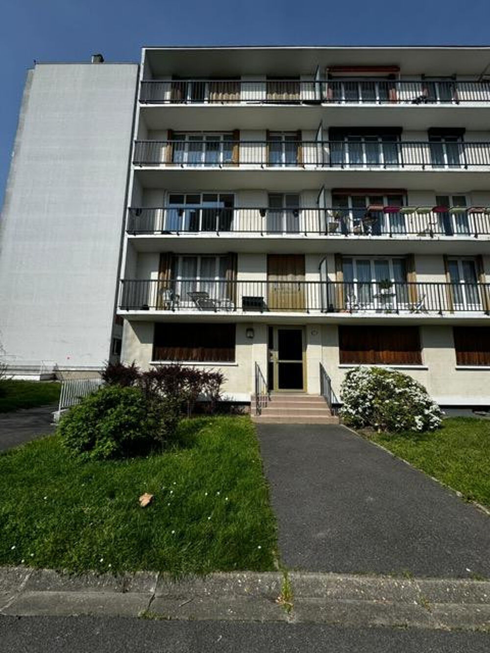 Location Appartement À louer – Charmant T1 lumineux avec cave + parking Épinay-sur-seine
