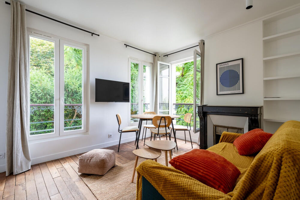 Location Appartement 2 pièces meublé refait à neuf Montmartre Abesses. Paris 18