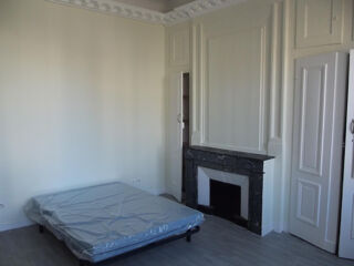  Appartement à louer 4 pièces 100 m²
