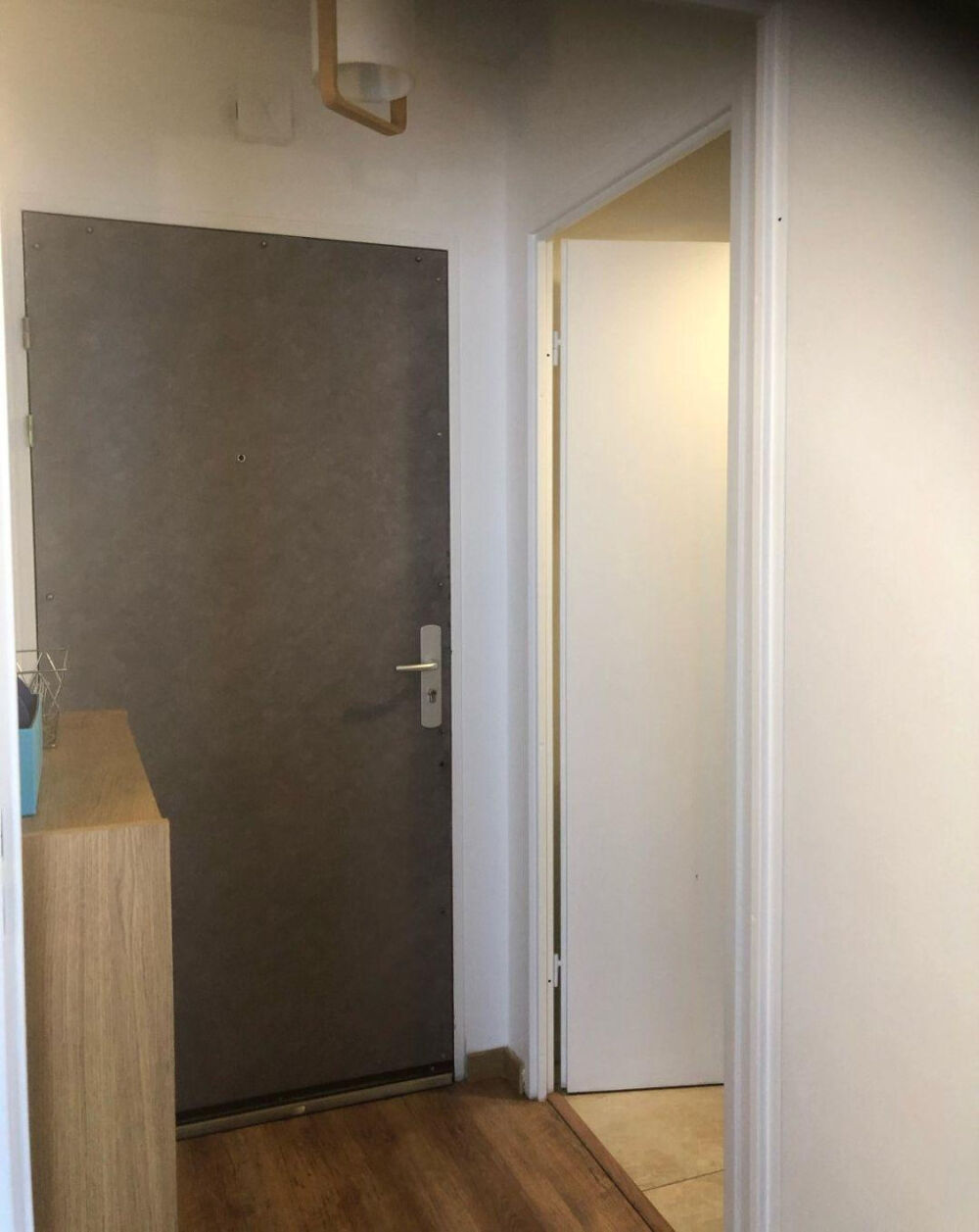 Location Appartement Beau studio meublé 22m² en plein centre ville Bondy