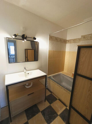 Appartement à louer 5 pièces 73 m²