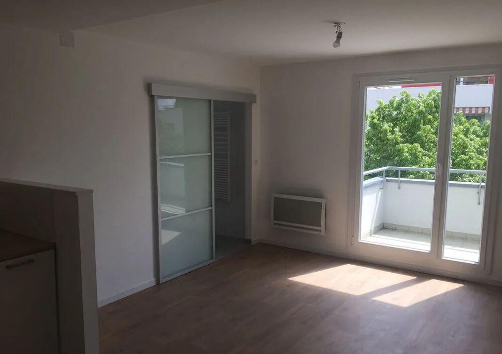 Location Appartement Beau studio 31m2 Parc du neudorf terrasse parking Strasbourg
