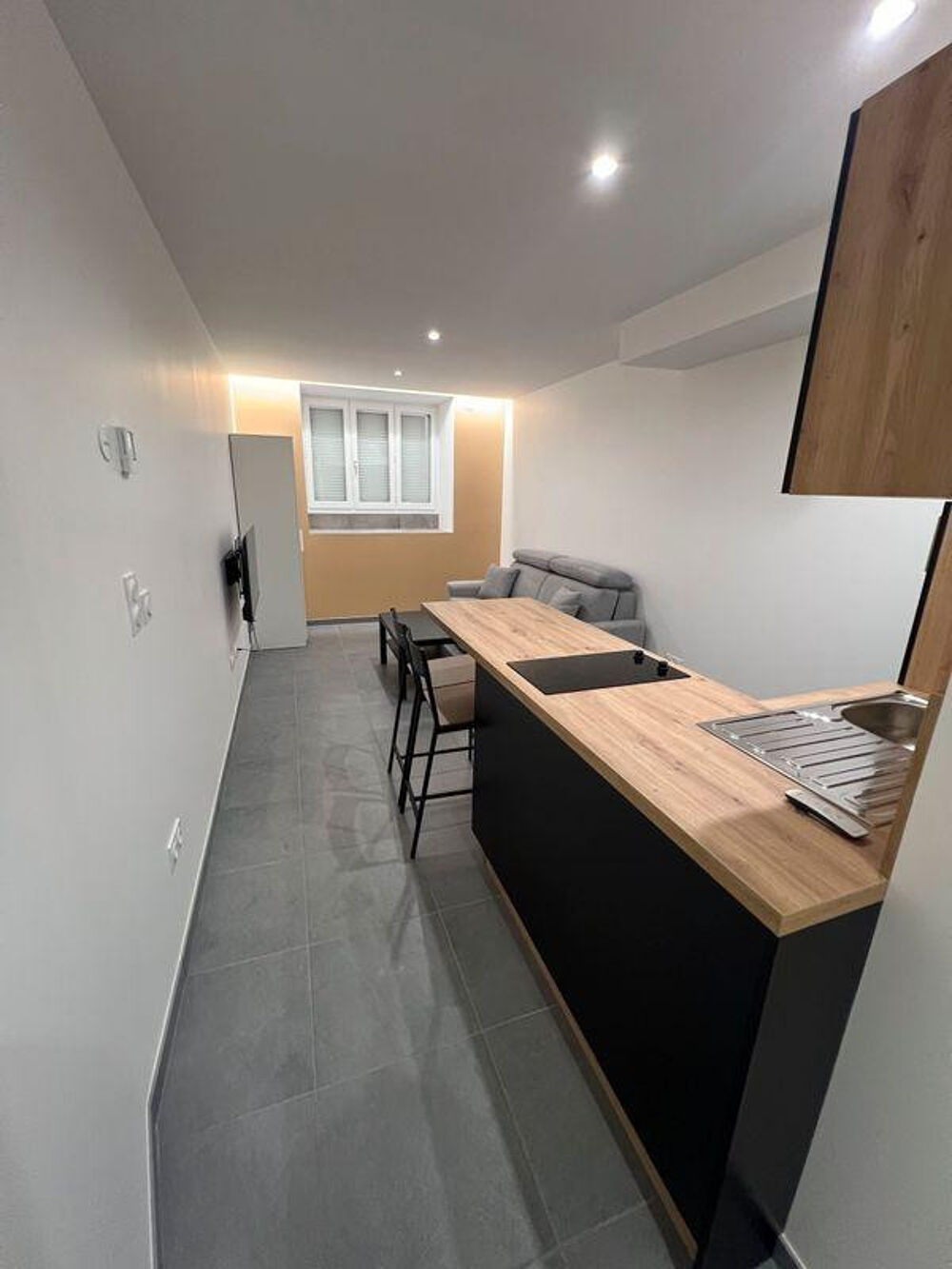 Location Appartement Studio meublé, équipé loyer tout compris Saint-Étienne
